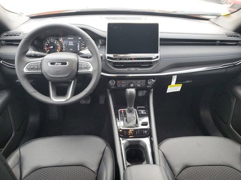 New 2026 Jeep Compass Latitude image 12