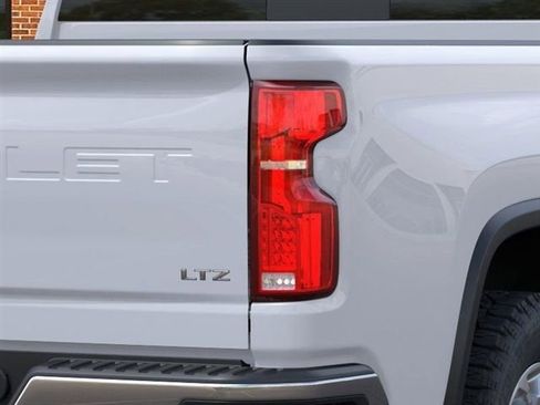 New 2026 Chevrolet Silverado 2500 LTZ w/ LTZ Premium Package AWD/4WD image 11