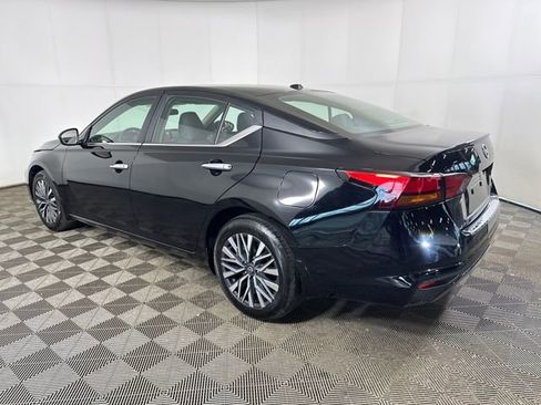 Used 2023 Nissan Altima 2.5 SV image 5