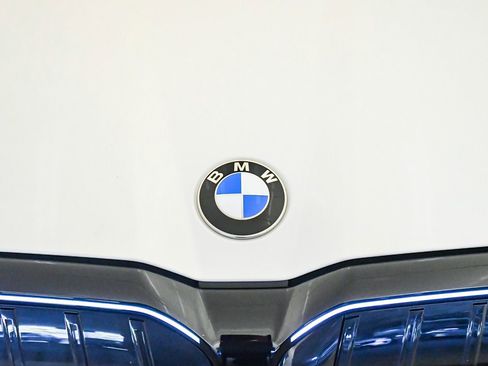 Used 2026 BMW 530i w/ M Sport Package RWD image 8