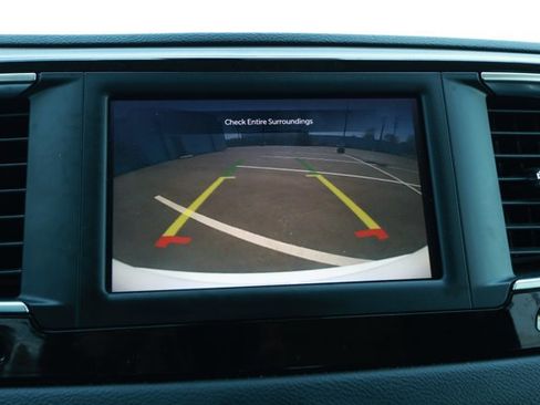 Used 2023 Chrysler Voyager LX FWD image 17