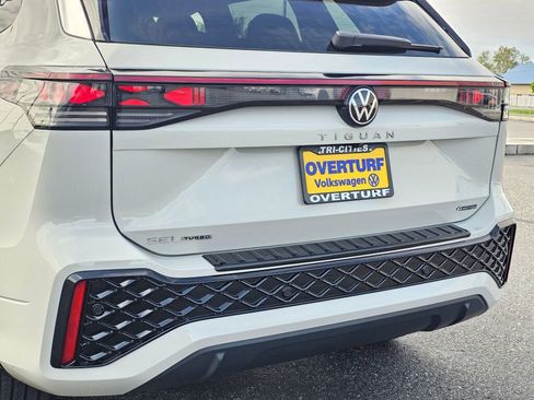 New 2026 Volkswagen Tiguan SEL R-Line AWD/4WD image 7