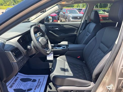 New 2026 Nissan Rogue Platinum w/ Platinum Premium Package AWD/4WD image 9
