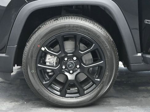 New 2025 Jeep Compass Latitude w/ Sun & Sound Group image 35