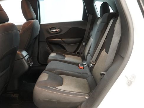 Used 2015 Jeep Cherokee Sport w/ Sport Appearance Group FWD image 26