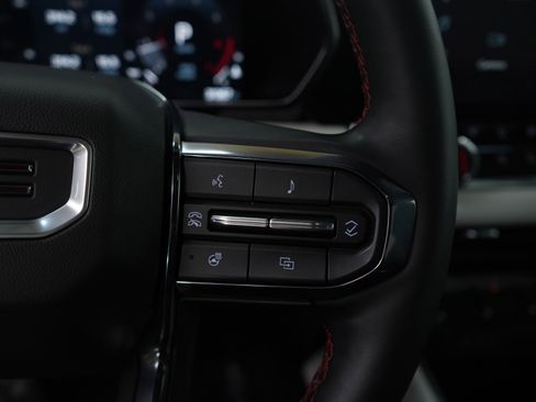 Used 2024 GMC Canyon AT4X image 18