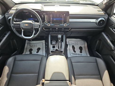 Used 2023 Chevrolet Colorado LT w/ LT Convenience Package III image 9