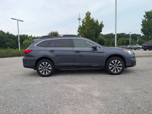 Used 2017 Subaru Outback 2.5i Limited AWD/4WD image 7