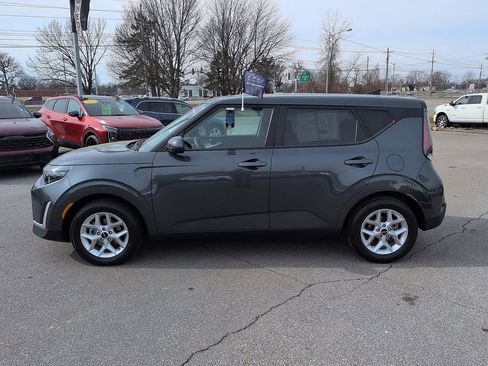 Used 2023 Kia Soul LX w/ LX Technology Package image 4