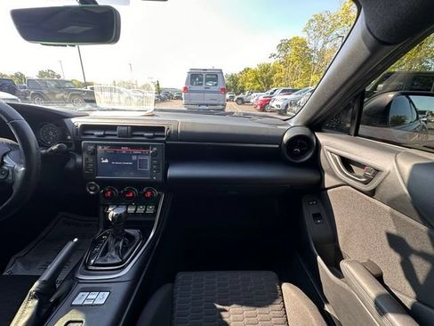 Used 2022 Toyota GR86 w/ ALL Weather Mat Package (TMS) RWD image 27