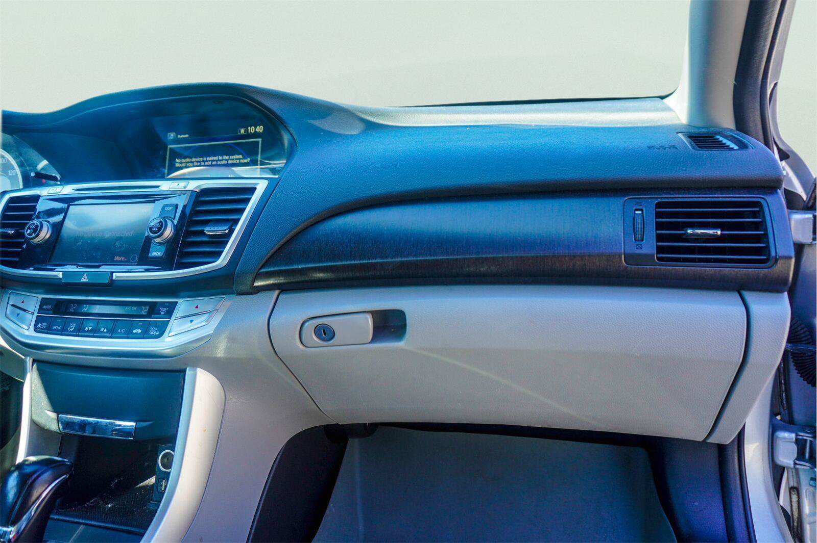 Used 2015 Honda Accord EX-L image 17