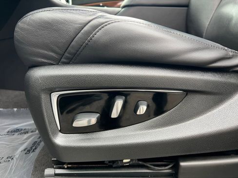 Used 2020 Cadillac Escalade ESV Luxury w/ Escalade Sport Edition image 33