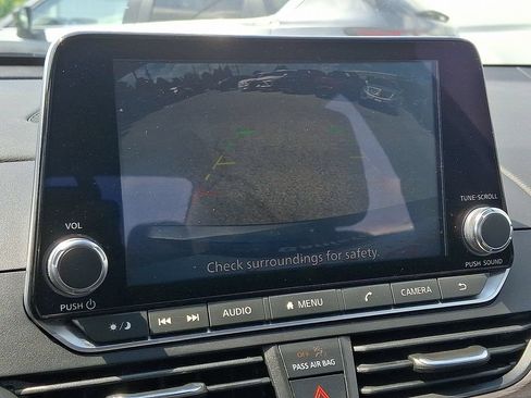 Used 2024 Nissan Altima 2.5 SV AWD/4WD image 16