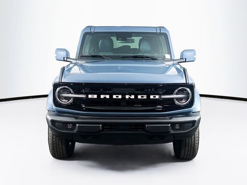 Used 2023 Ford Bronco Outer Banks AWD/4WD image 2