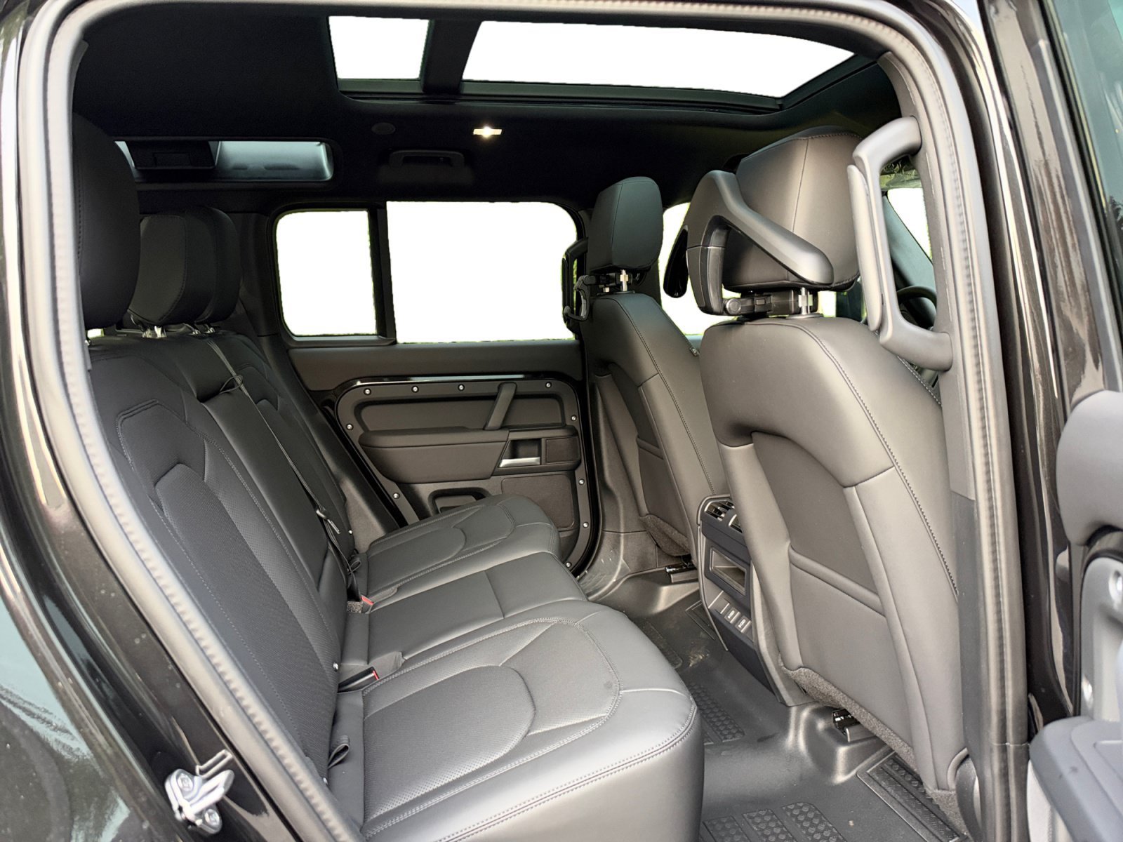 New 2026 Land Rover Defender 110 S AWD/4WD image 20