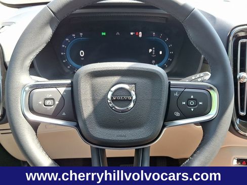 New 2025 Volvo XC40 B5 Ultra w/ Protection Package Premier image 18