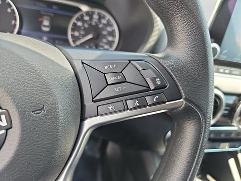 Used 2024 Nissan Sentra SV FWD image 15