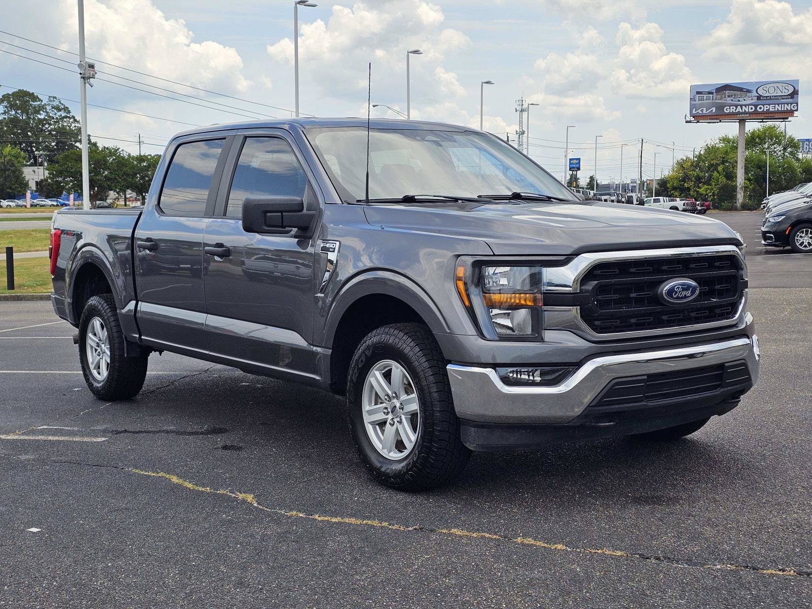 Used 2023 Ford F150 XLT w/ Trailer Tow Package AWD/4WD image 5