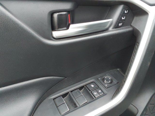 Used 2021 Toyota RAV4 XLE Premium AWD/4WD image 10