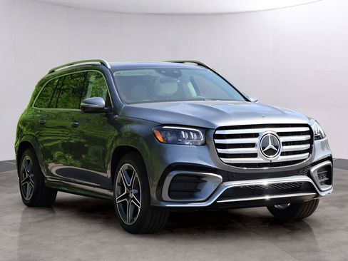 New 2026 Mercedes-Benz GLS 450 4MATIC image 3