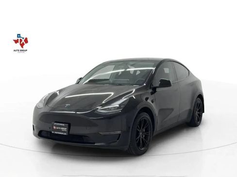 Used 2024 Tesla Model Y Long Range AWD/4WD image 4