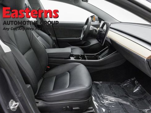 Used 2020 Tesla Model 3 Standard Range Plus RWD image 18