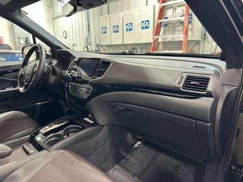 Used 2023 Honda Ridgeline Black Edition image 33