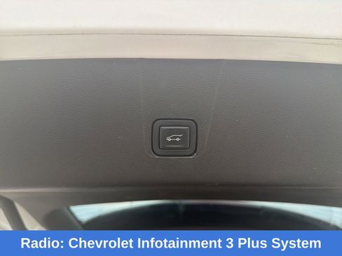 Used 2023 Chevrolet Traverse LT image 21