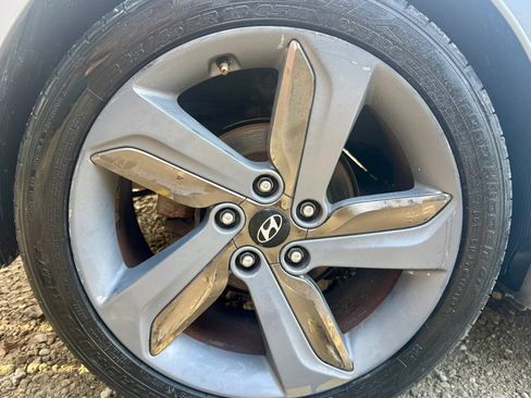 Used 2013 Hyundai Veloster Turbo w/ Ultimate Pkg image 19