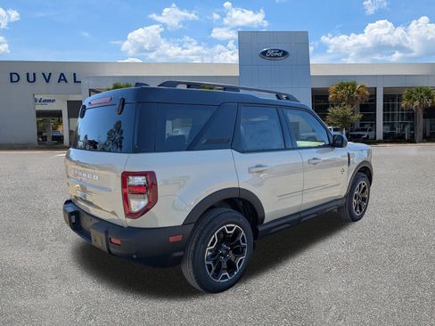 New 2025 Ford Bronco Sport Outer Banks image 4
