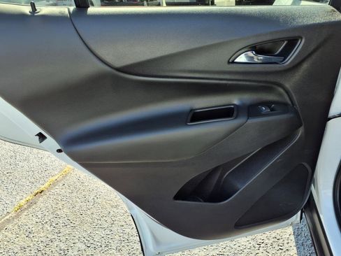 Used 2021 Chevrolet Equinox LT image 8