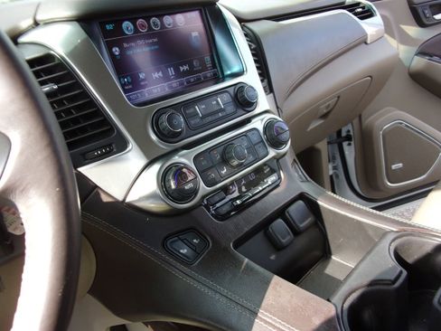 Used 2017 Chevrolet Tahoe LT image 9