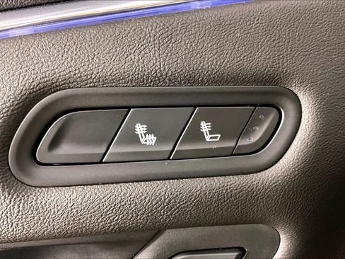 Used 2024 Cadillac Escalade Luxury RWD image 33