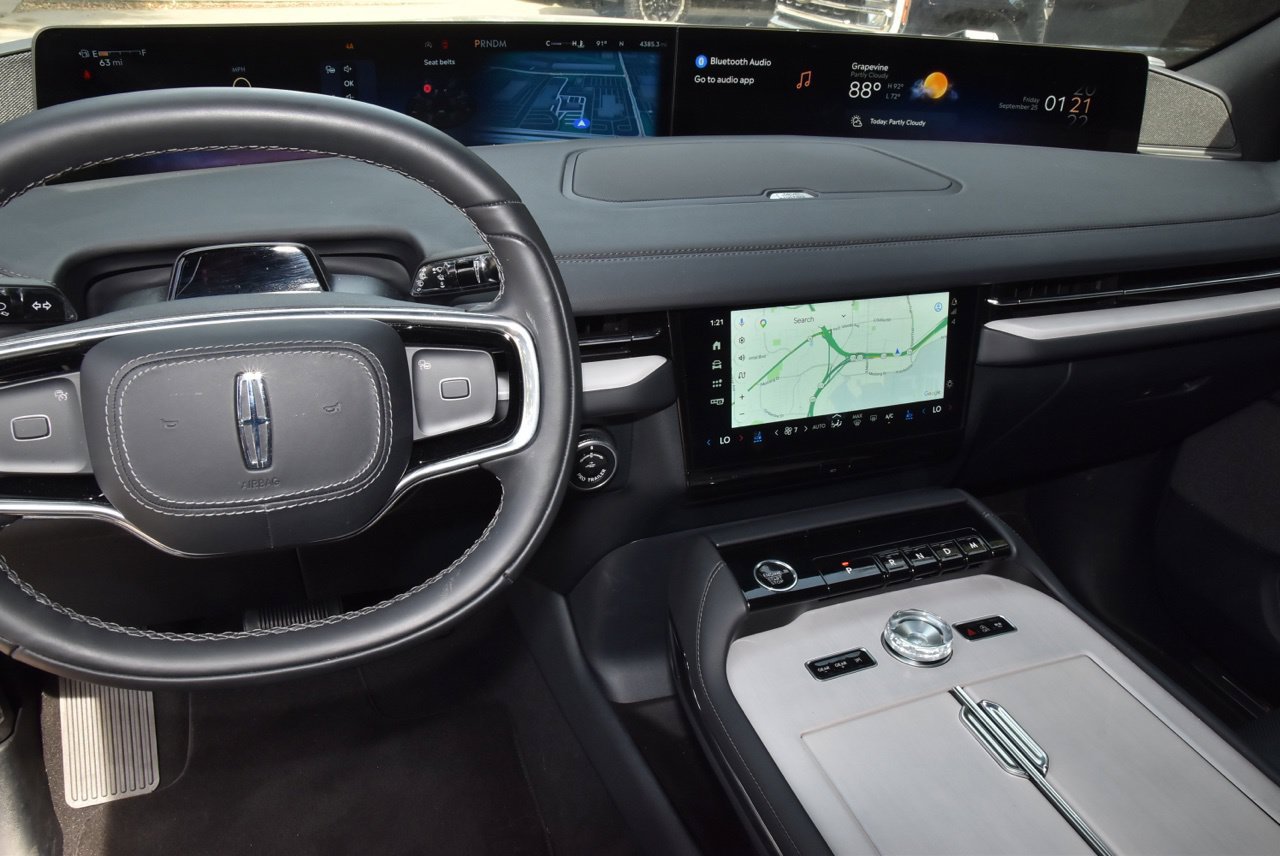 New 2026 Lincoln Navigator Reserve w/ Jet Appearance Package AWD/4WD image 26