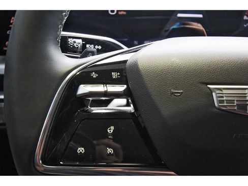 Certified 2025 Cadillac Lyriq Luxury RWD image 15