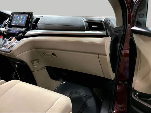 Used 2018 Honda Odyssey EX image 19