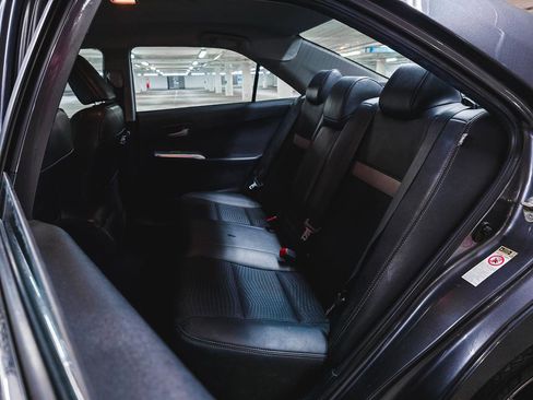 Used 2014 Toyota Camry SE FWD image 21