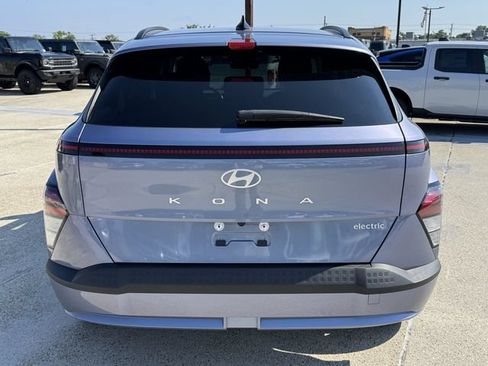 Used 2024 Hyundai Kona SEL FWD image 5