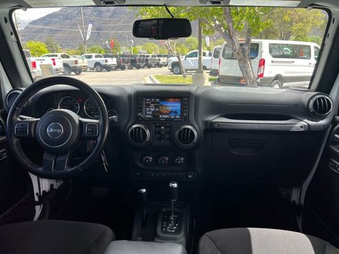 Used 2017 Jeep Wrangler Unlimited Sport w/ Quick Order Package 24S AWD/4WD image 23
