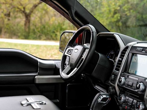 Used 2017 Ford F150 Lariat w/ Equipment Group 502A Luxury image 16