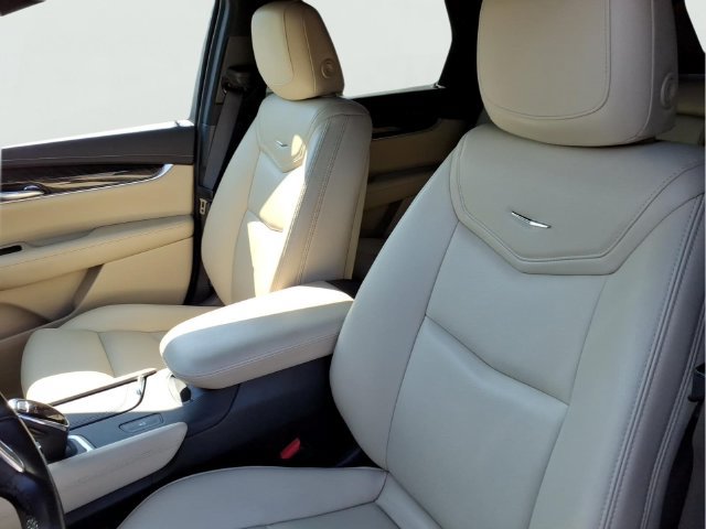 Used 2019 Cadillac XT5 FWD image 7
