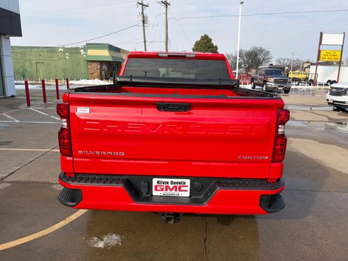 Used 2023 Chevrolet Silverado 1500 Custom image 24