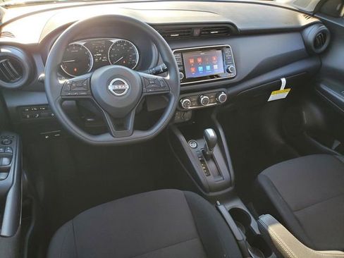 Certified 2025 Nissan Kicks Play S image 13