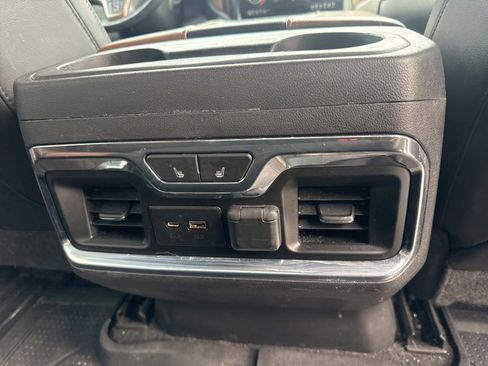 Used 2019 Chevrolet Silverado 1500 High Country w/ Technology Package image 11