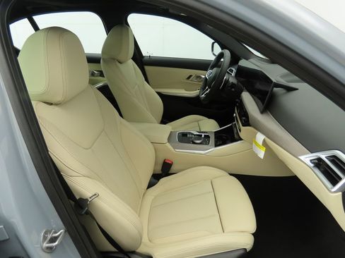 Certified 2025 BMW 330i Sedan w/ M Sport Package image 22