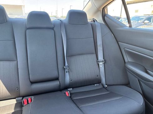 Used 2025 Nissan Altima 2.5 SV FWD image 37