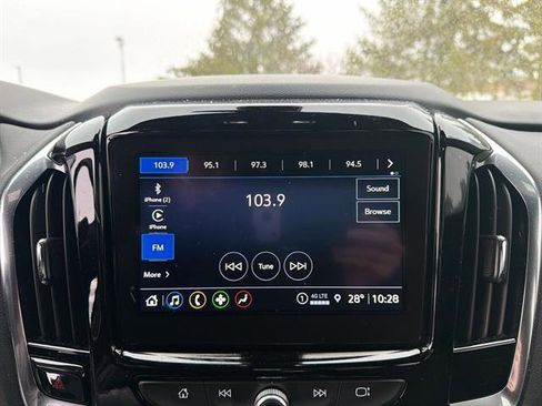Used 2023 Chevrolet Traverse LT image 36
