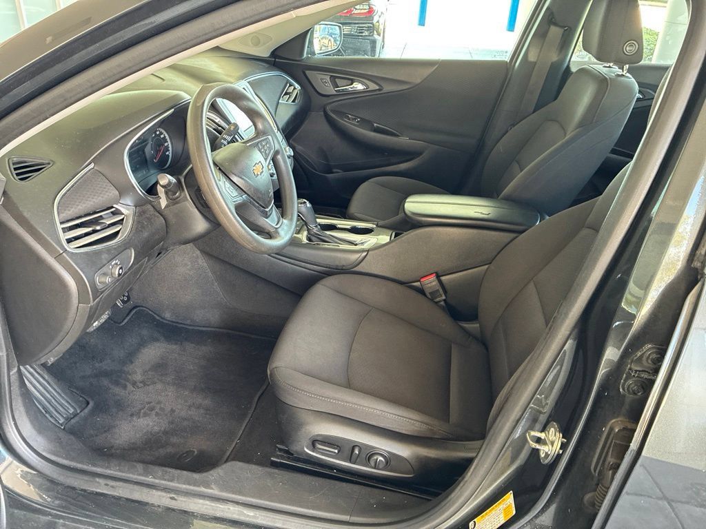 Used 2018 Chevrolet Malibu LT FWD image 21