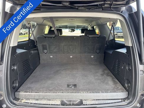Used 2017 Chevrolet Suburban LT image 10