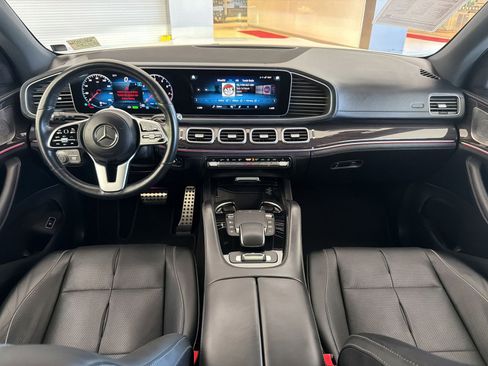 Used 2022 Mercedes-Benz GLS 450 4MATIC image 17